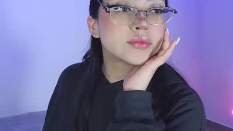 Snapshot of maddyghost chatting on February 25, 1:26 am Please followme and rate me your thumbs up online show from February 25, 1:26 am