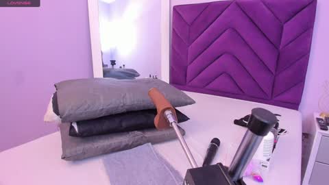 maddyjohnsonn online show from January 20, 3:37 am