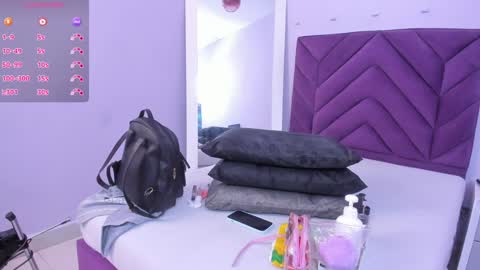 maddyjohnsonn online show from February 5, 3:45 am