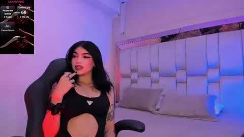 Snapshot of maddyperez8 chatting on June 30, 7:59 pm BELLA online show from June 30, 7:59 pm