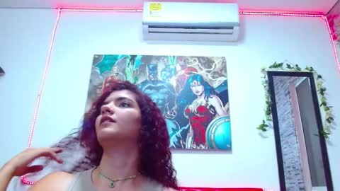 Snapshot of maddystone_ chatting on February 4, 7:33 pm maddystone_ online show from February 4, 7:33 pm