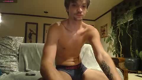 Snapshot of madefromstarrdust chatting on July 3, 5:25 am Connor Starr online show from July 3, 5:25 am
