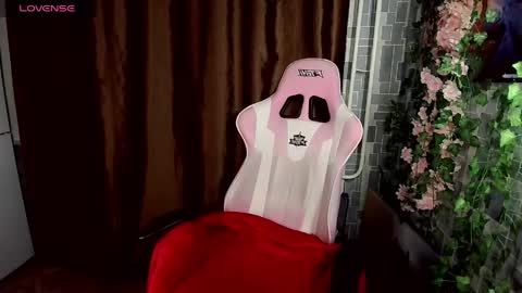 Snapshot of madelaines chatting on May 12, 4:37 pm madelaines online show from May 12, 4:37 pm