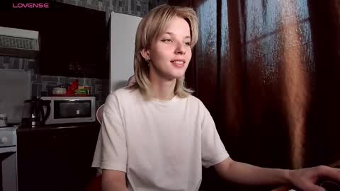 Snapshot of madelaines chatting on May 24, 11:32 pm madelaines online show from May 24, 11:32 pm