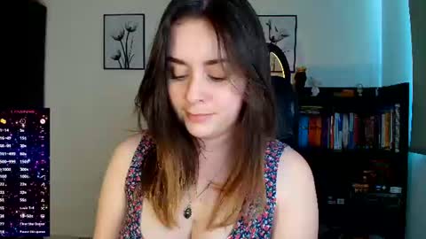 Snapshot of madelamee chatting on June 24, 9:03 pm madelamee online show from June 24, 9:03 pm