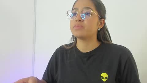 madelayn_torres online show from June 13, 11:08 am