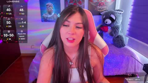 Snapshot of madeleine_shinobi chatting on December 18, 8:14 pm Emily Only Fans online show from December 18, 8:14 pm