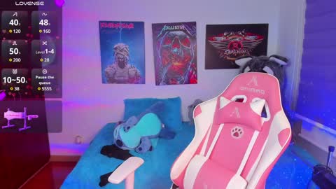 Snapshot of madeleine_shinobi chatting on December 30, 12:32 am Emily Only Fans online show from December 30, 12:32 am