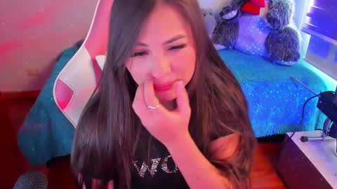 Snapshot of madeleine_shinobi chatting on March 5, 8:32 pm Emily Only Fans online show from March 5, 8:32 pm