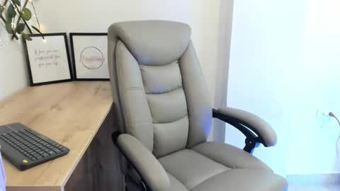 Madeleine  online show from September 12, 1:28 am