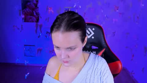 Madeline online show from November 21, 8:35 am