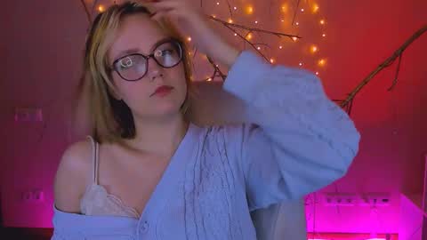 Madeline online show from February 25, 8:07 pm