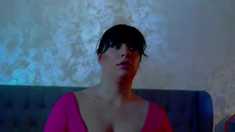 madelynvelure online show from February 18, 8:43 am