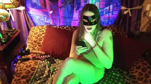 Snapshot of mademoisellemystique chatting on February 27, 11:16 pm Mademoiselle Mystique online show from February 27, 11:16 pm