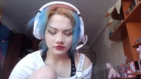 Snapshot of madgezari chatting on February 9, 5:55 am Alice Kaneki online show from February 9, 5:55 am