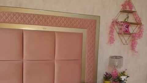 madhison_5 online show from March 29, 12:05 pm