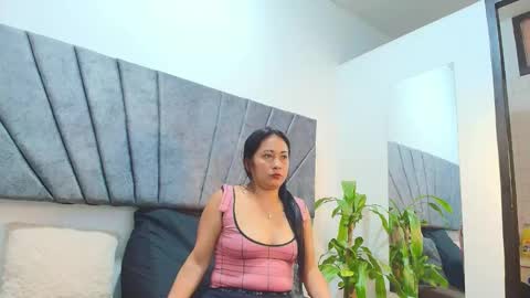 Snapshot of madiison_taylor chatting on February 25, 12:37 pm madison online show from February 25, 12:37 pm