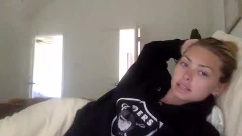 Snapshot of madirose69 chatting on October 14, 2:51 pm mari rose online show from October 14, 2:51 pm