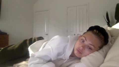 Snapshot of madirose69 chatting on October 16, 1:34 pm mari rose online show from October 16, 1:34 pm