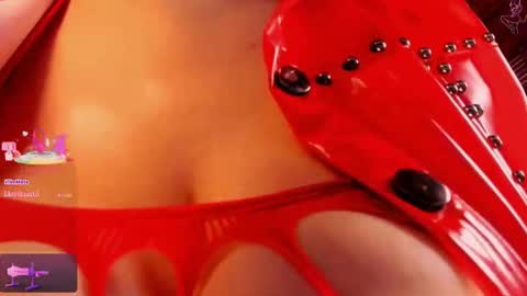 Snapshot of madison_bigboobies chatting on June 3, 10:04 pm Madison Astrid online show from June 3, 10:04 pm