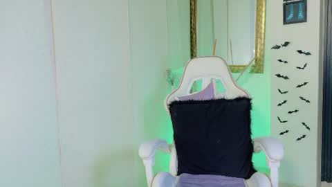 Snapshot of madison_jacksonn chatting on July 2, 9:21 pm madison_jacksonn online show from July 2, 9:21 pm