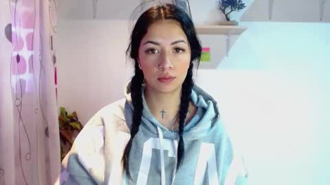 Madison Cambel online show from December 10, 1:33 pm