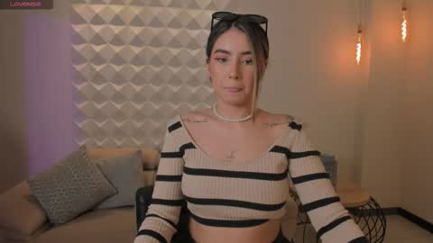 Maddi Collins online show from October 11, 7:45 pm