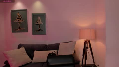 Maddi Collins online show from November 9, 5:44 pm