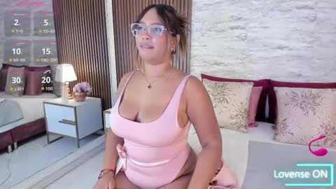 Snapshot of madisonhunterr_ chatting on September 18, 9:39 pm madisonhunterr_ online show from September 18, 9:39 pm