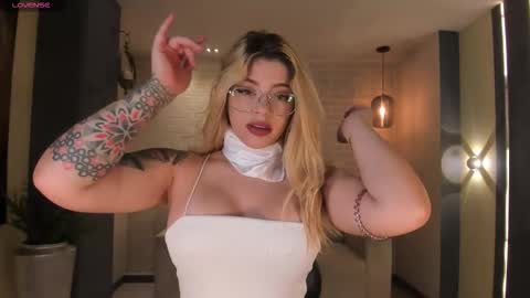 Madison Kane online show from December 3, 11:08 am