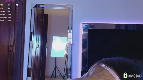 madisonwalkeeer online show from April 8, 8:42 pm