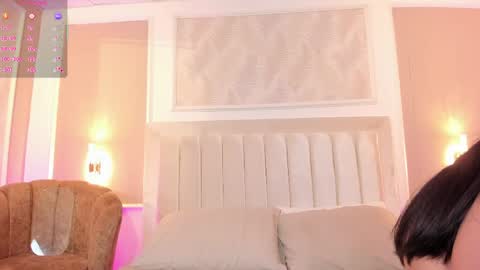 Snapshot of madisson_fox1 chatting on April 24, 12:40 pm online show from April 24, 12:40 pm