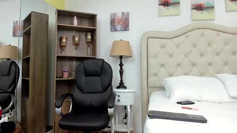 madisson_molly0 online show from February 23, 12:13 pm