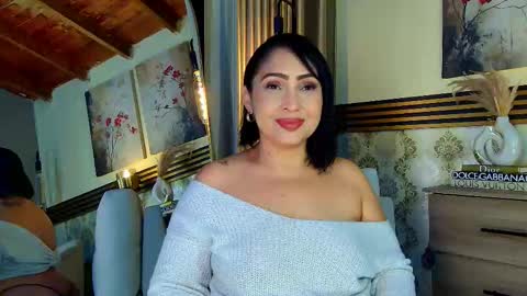 Snapshot of madissonone1 chatting on February 19, 2:29 am MADISSOONE online show from February 19, 2:29 am