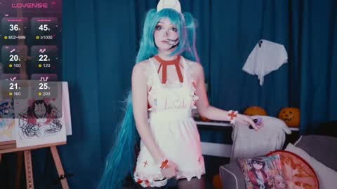 Alice online show from October 31, 8:10 pm