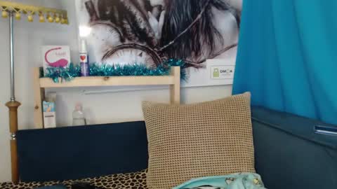 Elizabeth online show from January 16, 1:27 am