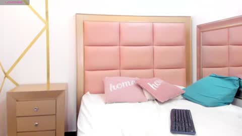 Snapshot of mady_edwards chatting on January 6, 2:58 am Mady online show from January 6, 2:58 am