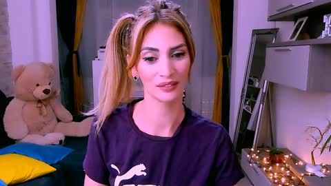 Madye Roberts online show from January 17, 2:08 am