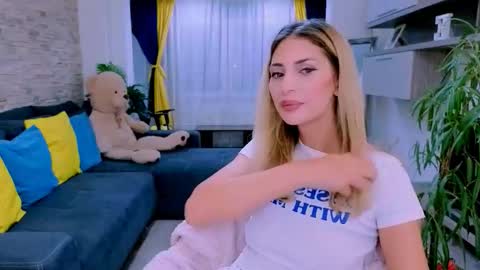 Madye Roberts online show from September 23, 10:57 pm