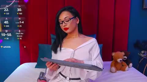 MadyLuxx online show from March 8, 8:14 pm