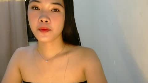 mae_luna online show from June 25, 12:10 am