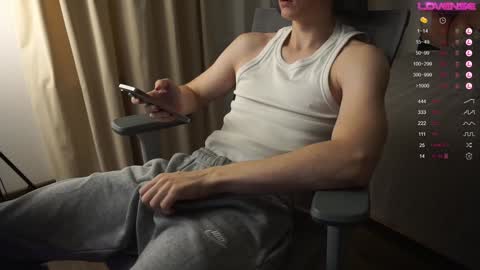 Snapshot of maestro3369 chatting on December 18, 4:39 pm Mike XMaestro 3369 online show from December 18, 4:39 pm