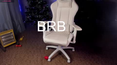 Maevee online show from January 3, 9:15 am