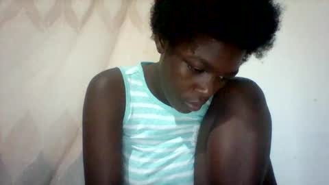 maevre_ online show from February 6, 8:01 pm