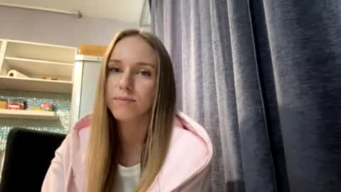 Snapshot of mafaldatefera chatting on February 18, 8:10 am Sara online show from February 18, 8:10 am