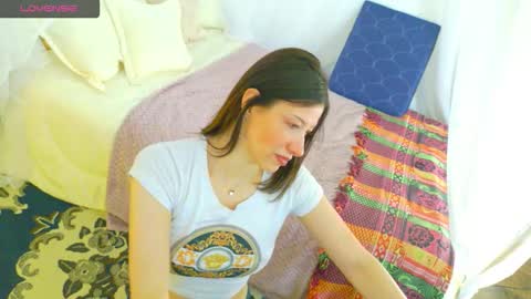 Snapshot of magali_11 chatting on October 19, 8:09 pm magali online show from October 19, 8:09 pm