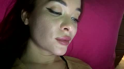 Snapshot of magggg658318 chatting on December 5, 12:00 pm magggg658318 online show from December 5, 12:00 pm
