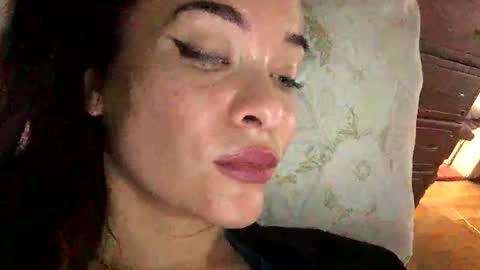 Snapshot of magggg658318 chatting on December 26, 12:27 pm magggg658318 online show from December 26, 12:27 pm