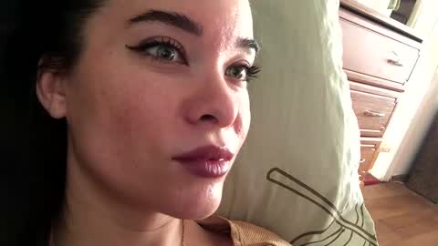 Snapshot of magggg658318 chatting on January 4, 11:43 am magggg658318 online show from January 4, 11:43 am