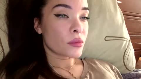 Snapshot of magggg658318 chatting on September 17, 9:33 am magggg658318 online show from September 17, 9:33 am